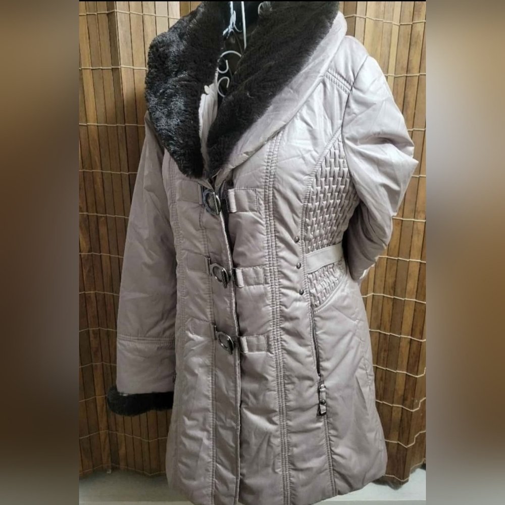 Womans Winter Jacket - Picture 6 of 9